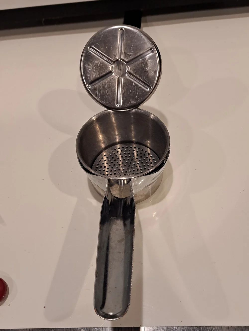 Kitchen Tools Lot 2 Veg Peelers, Cheese Slicer,potato ricer, 2 Heavy Duty Meat